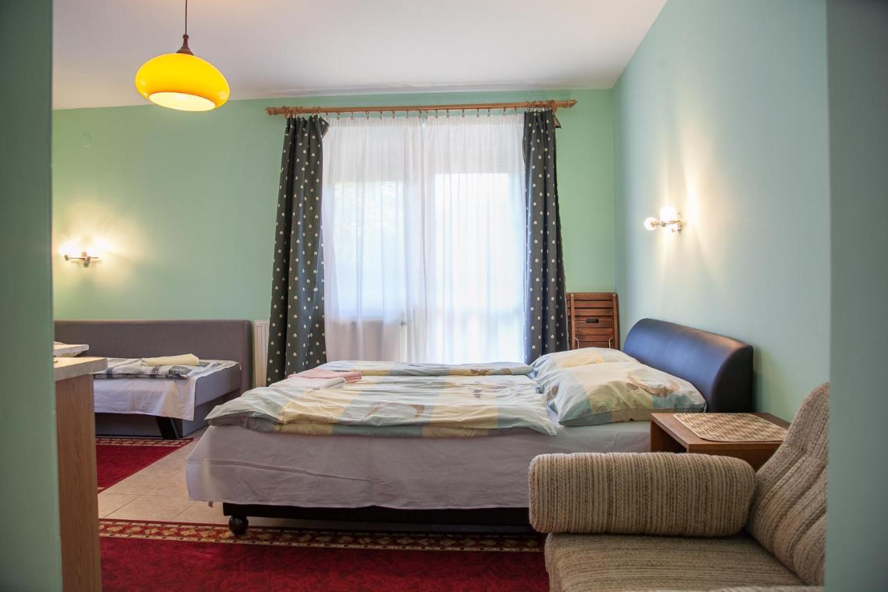Izabella Panzio Bed and Breakfast Hajdúszoboszló Exterior foto