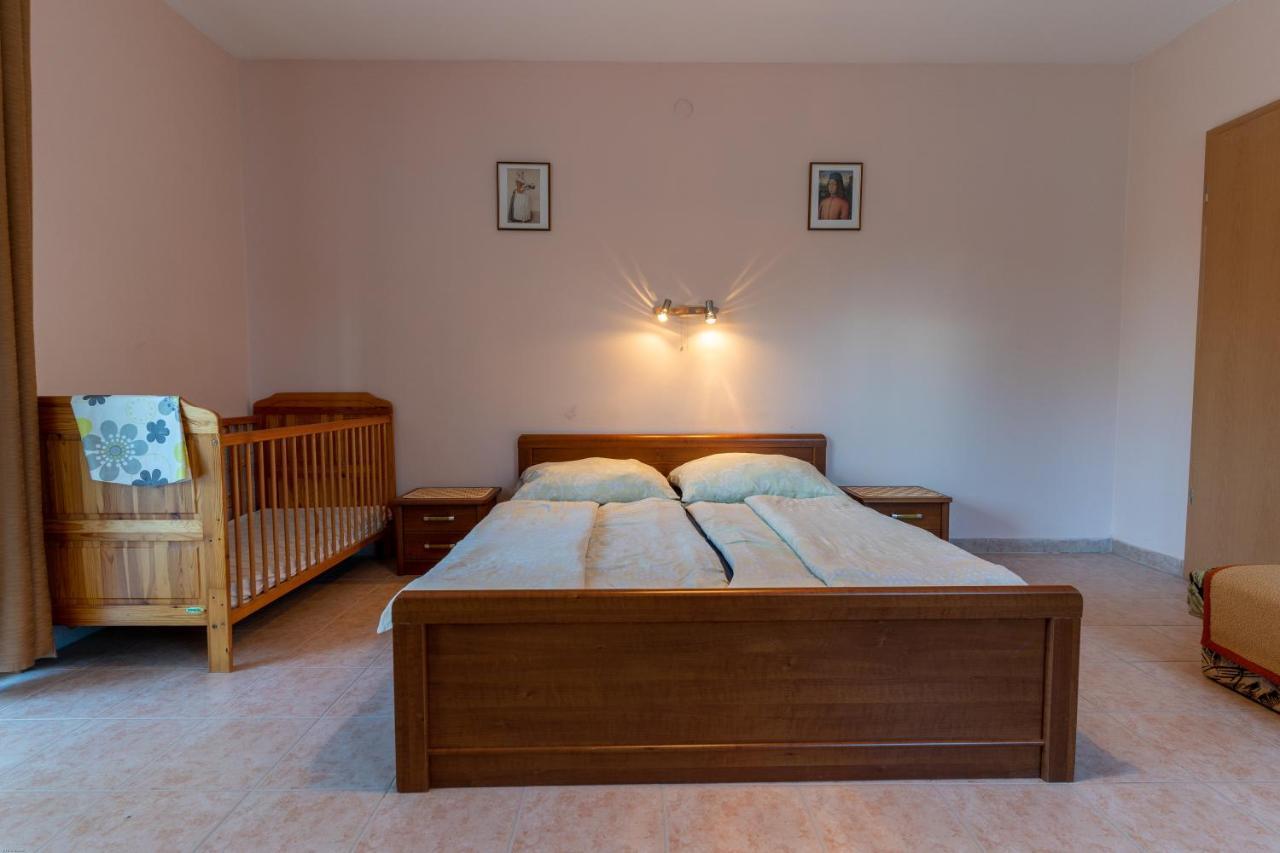 Izabella Panzio Bed and Breakfast Hajdúszoboszló Exterior foto