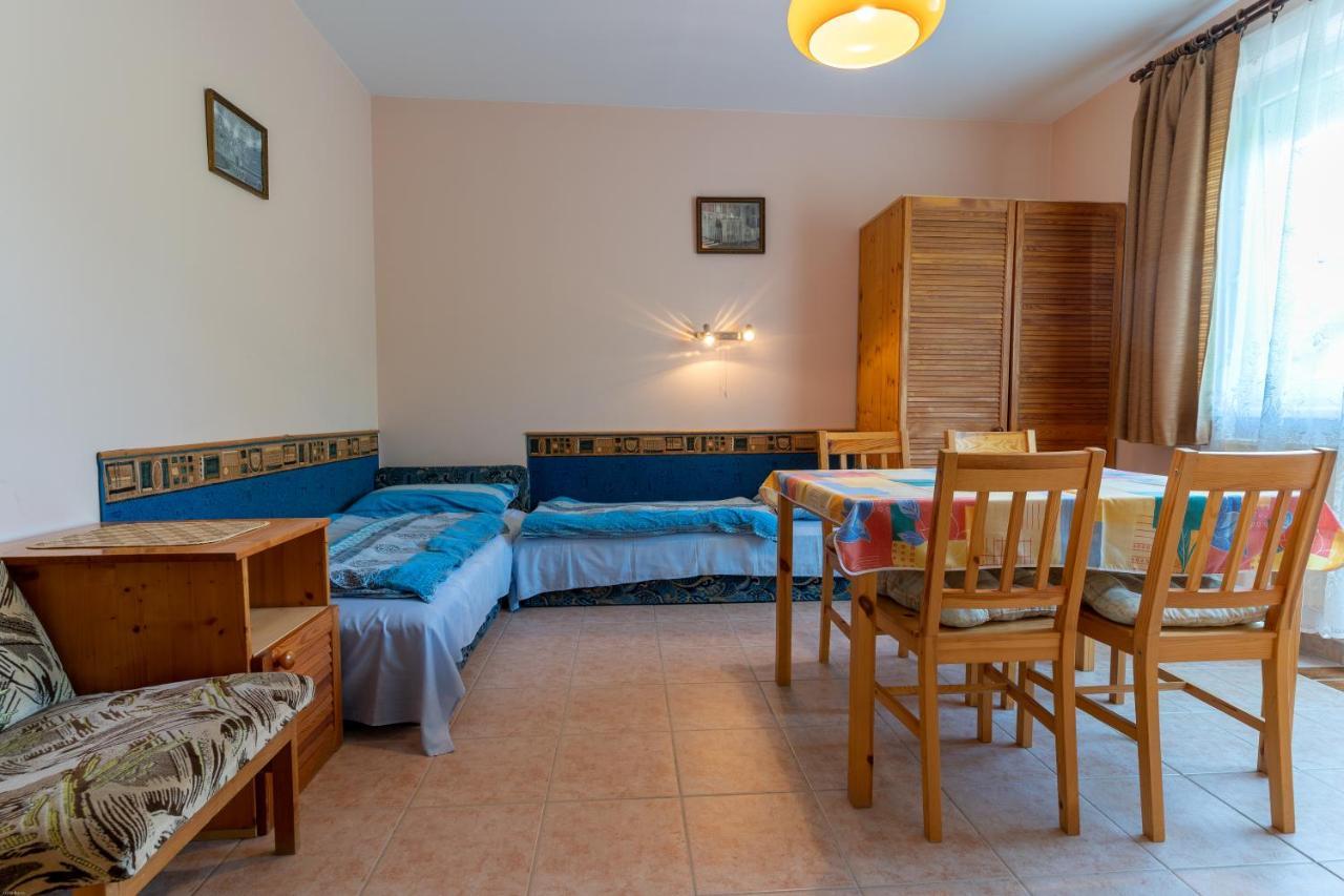 Izabella Panzio Bed and Breakfast Hajdúszoboszló Exterior foto